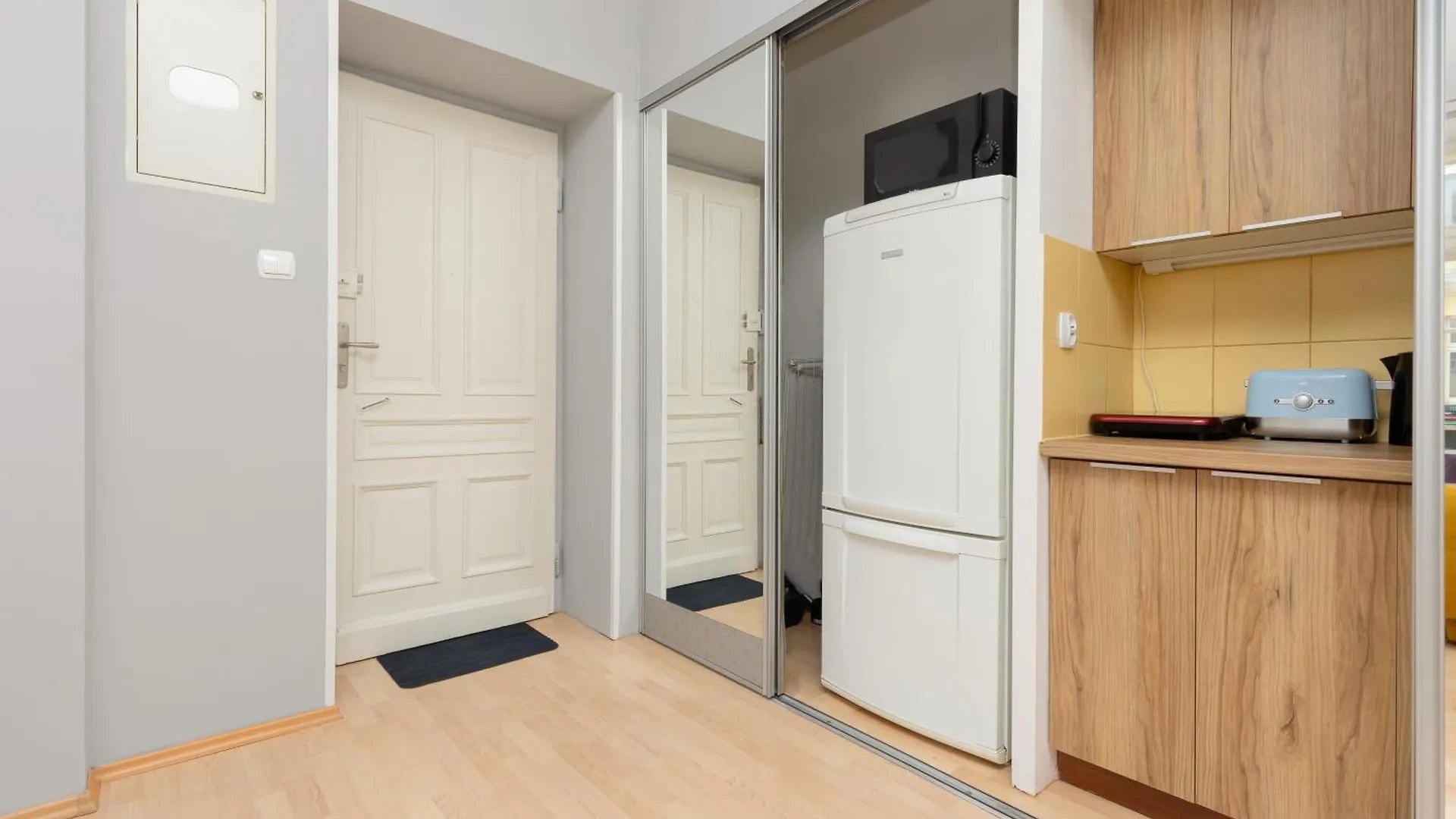 Sunny Studio Lwowska Street Metro By Noclegi Renters Warszawa 0*,  Polska